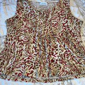 CALVIN KLEIN top size medium